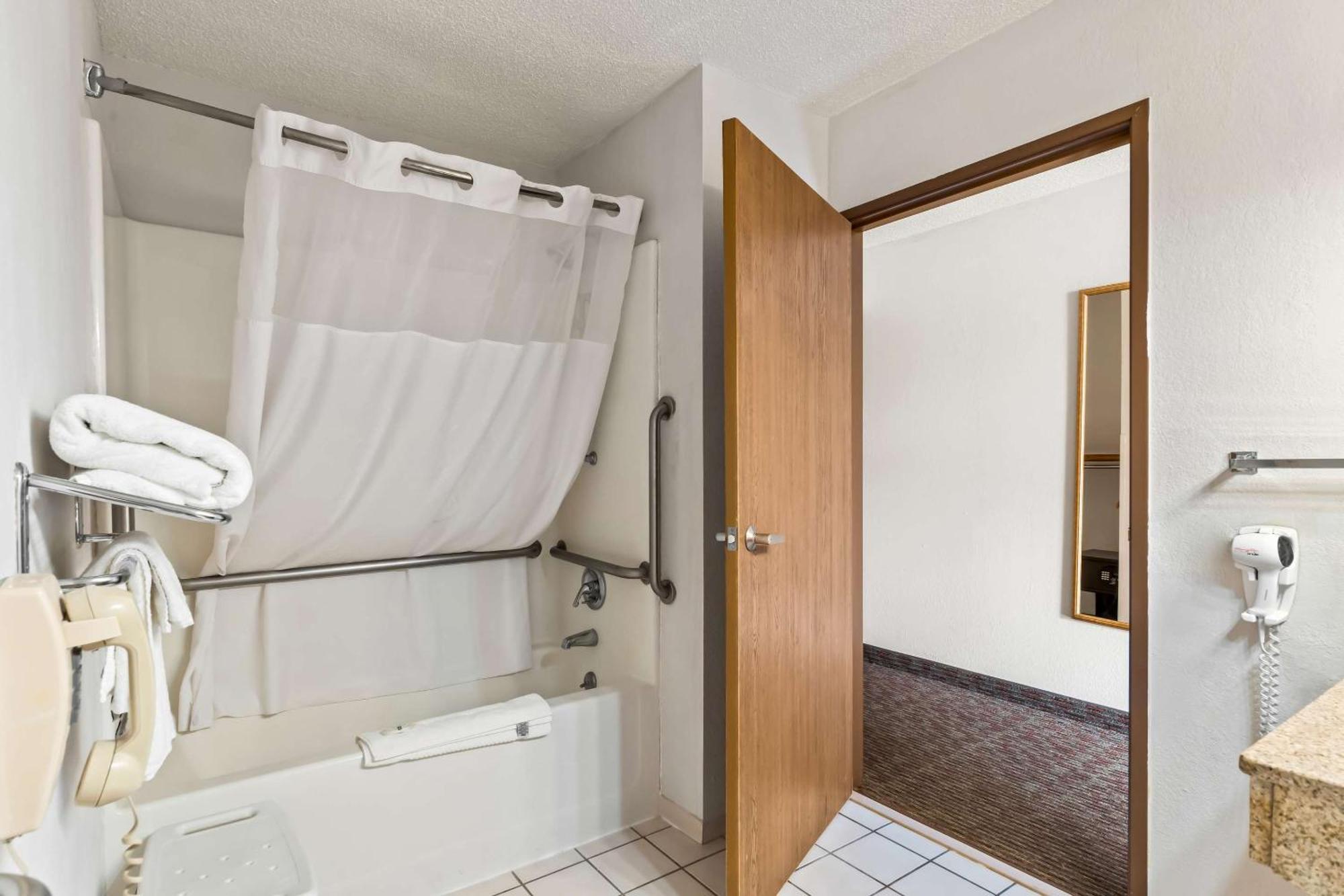 Quality Inn Sidney I-80 Екстер'єр фото